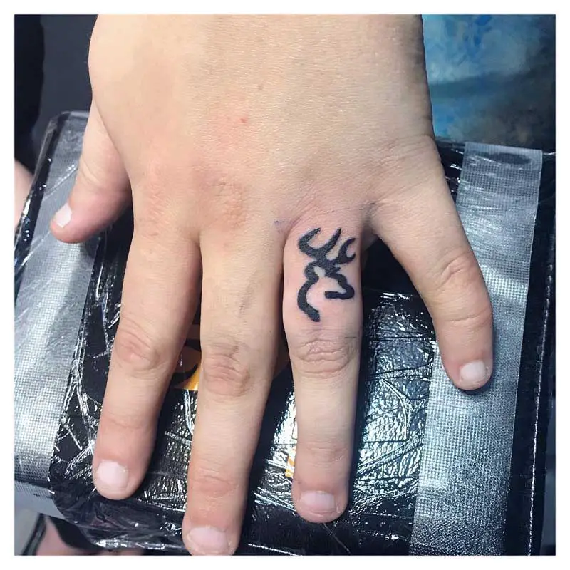 hunting-wedding-ring-tattoos--1