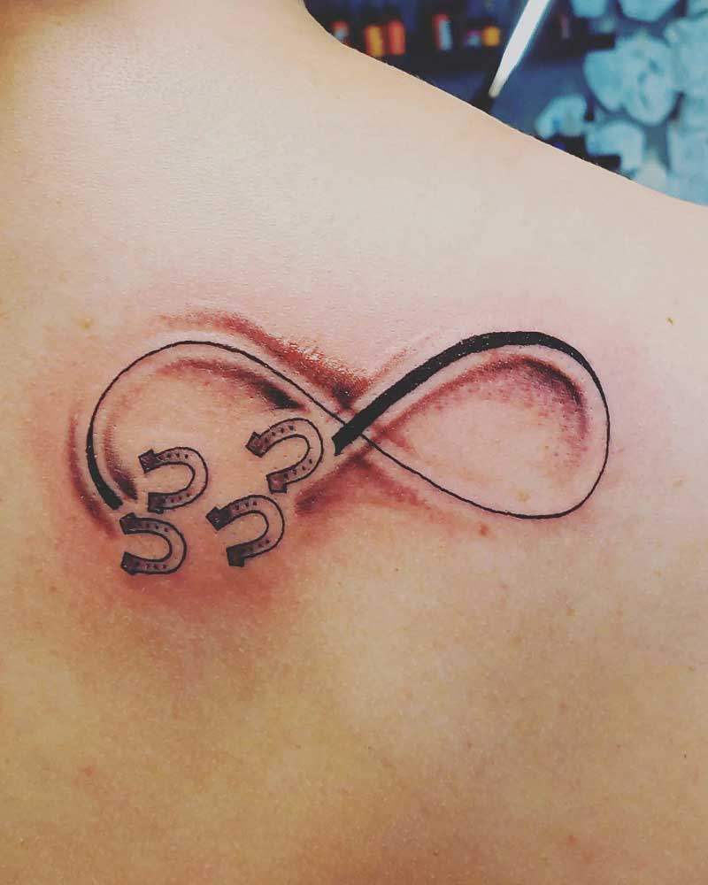 infinity-horseshoe-tattoo-3