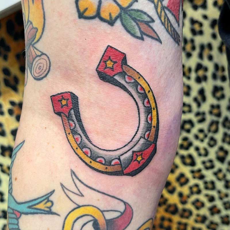 lucky-horseshoe-tattoo-1