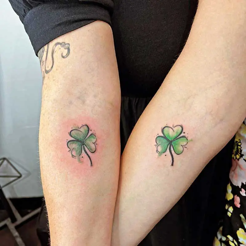 minimalist-shamrock-tattoo-2