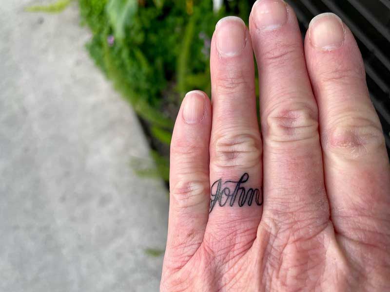 name-wedding-ring-tattoos--1