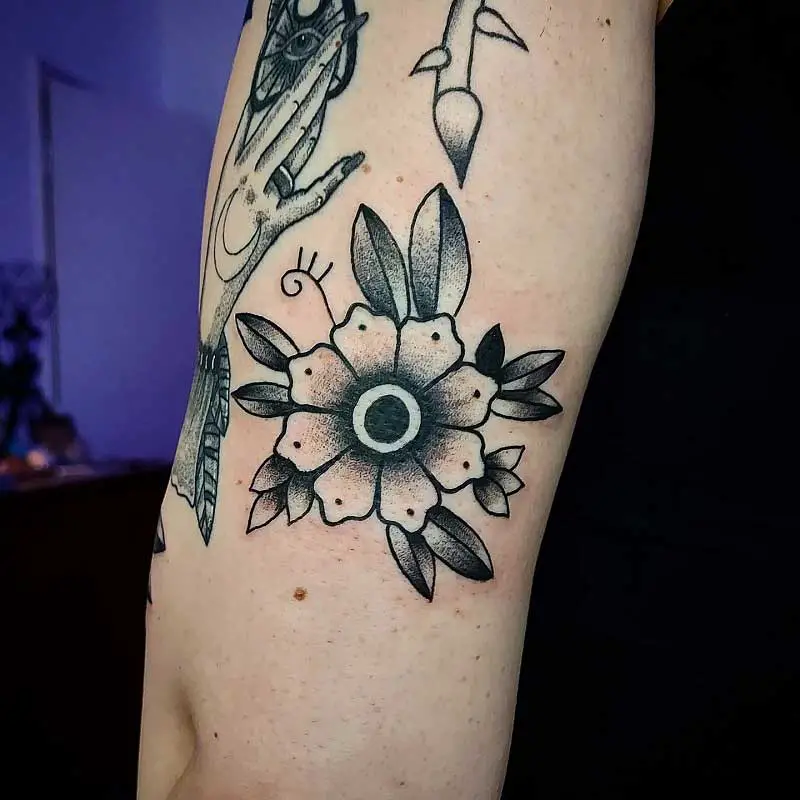 old-school-flower-tattoo-3