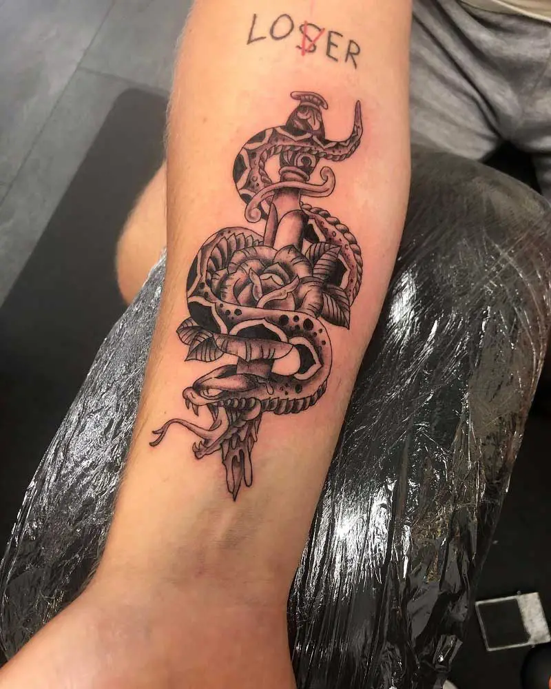 old-school-snake-tattoo-3