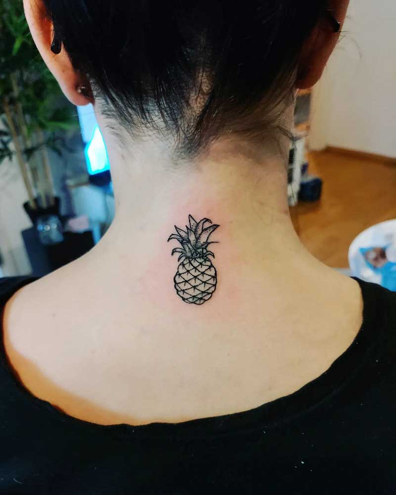 pineapple-neck-tattoo-2