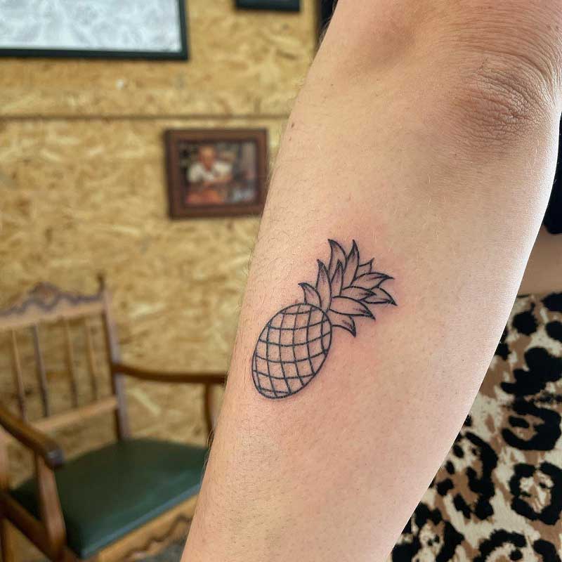 pineapple-outline-tattoo-3