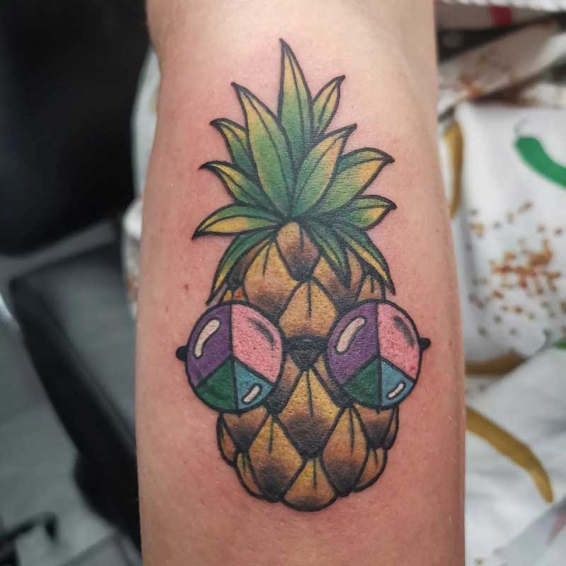 pineapple-sunglasses-tattoo-2