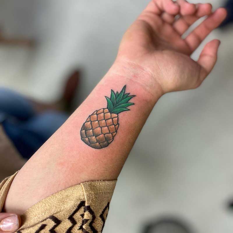pineapple-wrist-tattoo-3