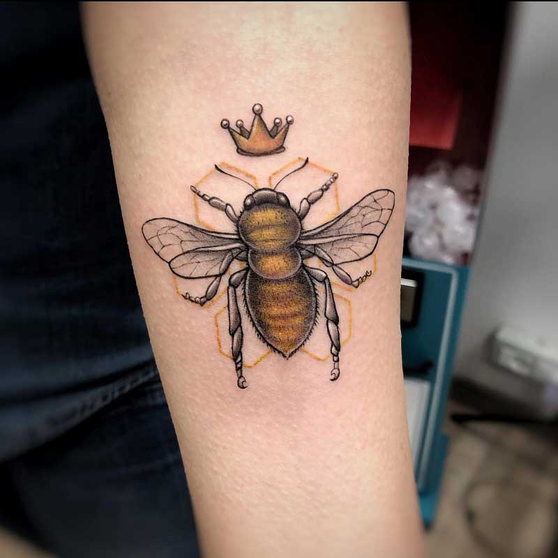 queen-bee-crown-tattoo-1