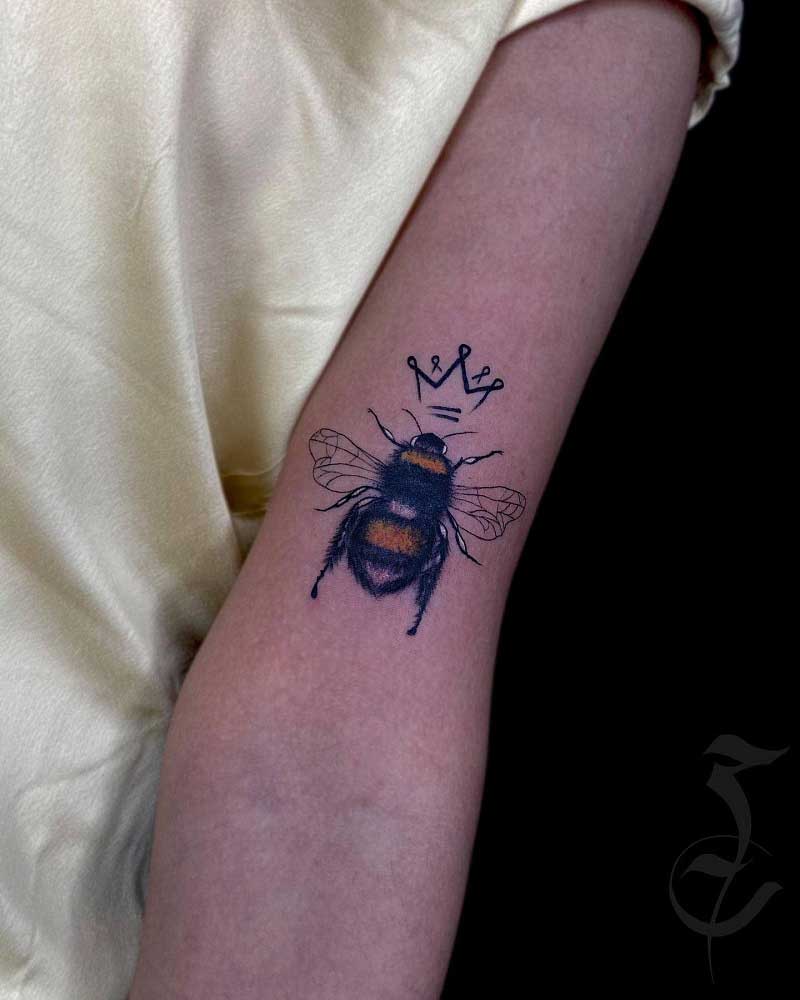 queen-bee-crown-tattoo-2