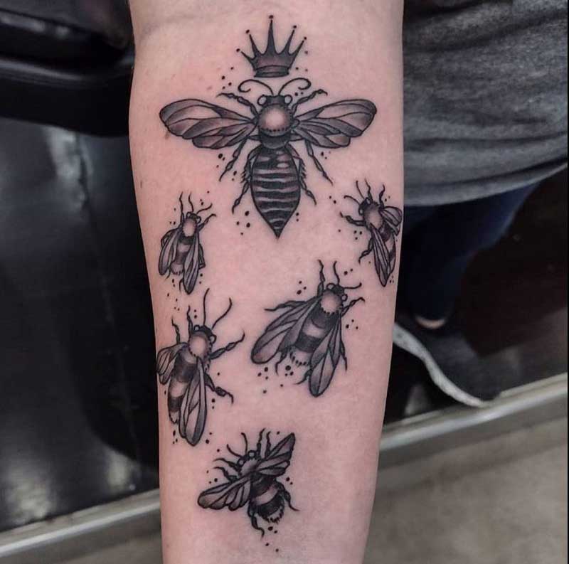 queen-bee-crown-tattoo-4