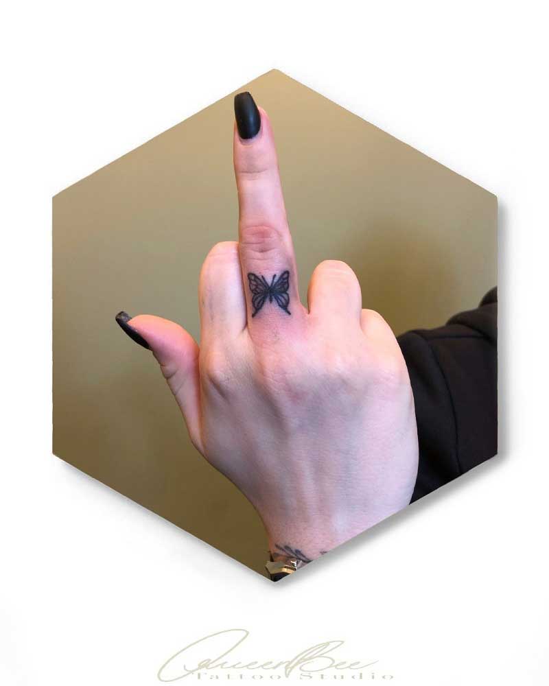 queen-bee-finger-tattoo--1