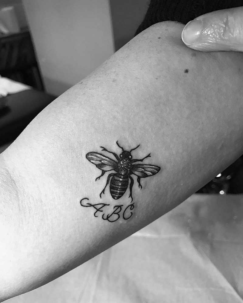queen-bee-gang-tattoo-4