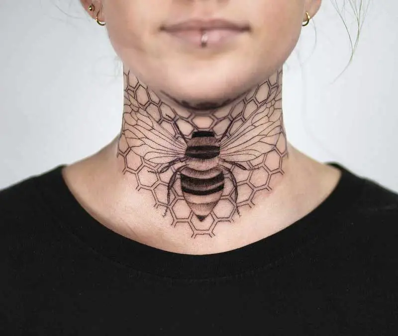 queen-bee-neck-tattoo--3