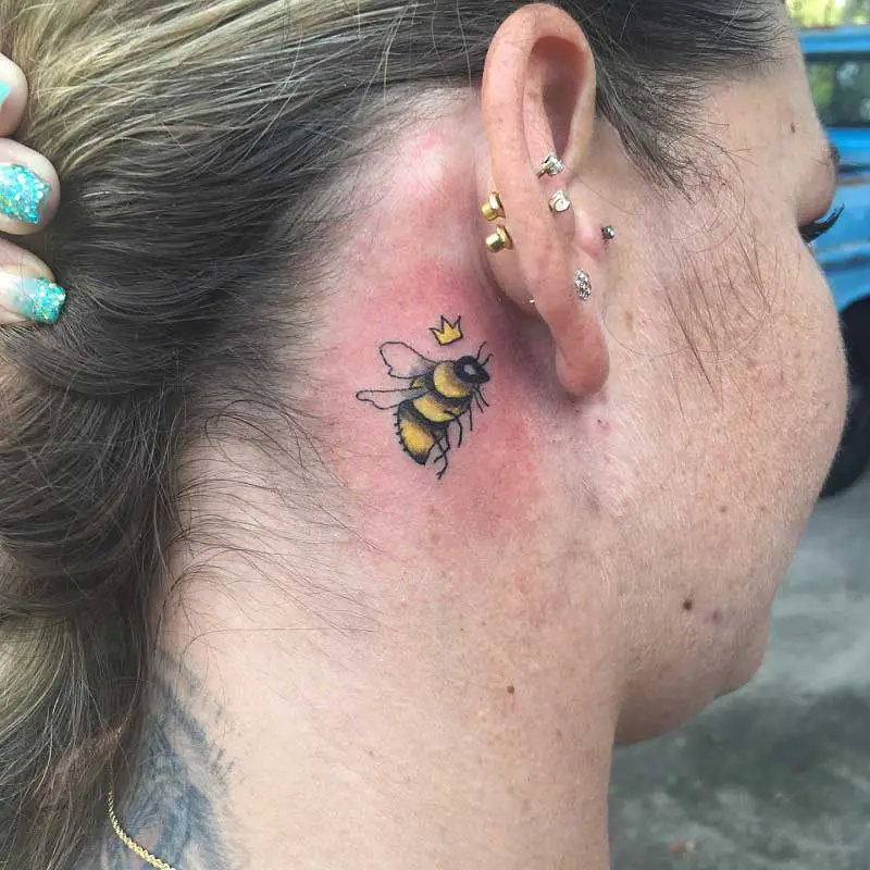 queen-bee-tattoo-behind-ear-5