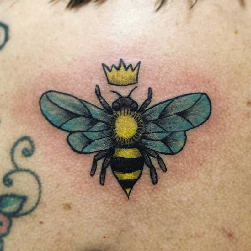 queen-bee-tattoo-school-4