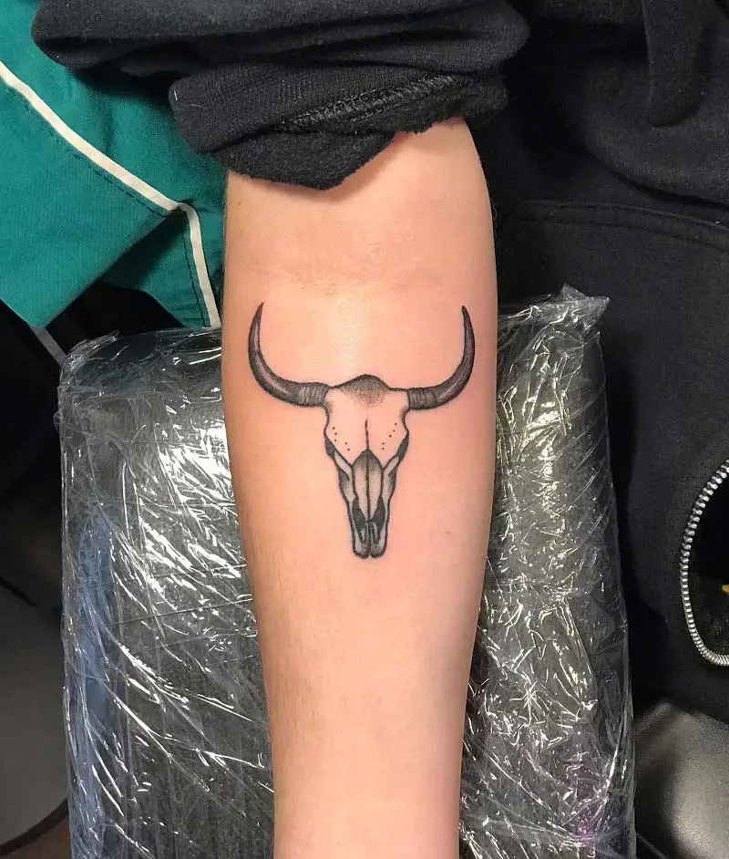 realistic-bull-skull-tattoo-1