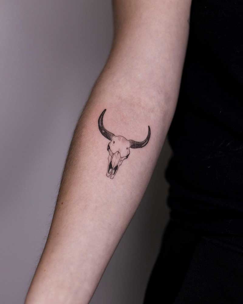 realistic-bull-skull-tattoo-2