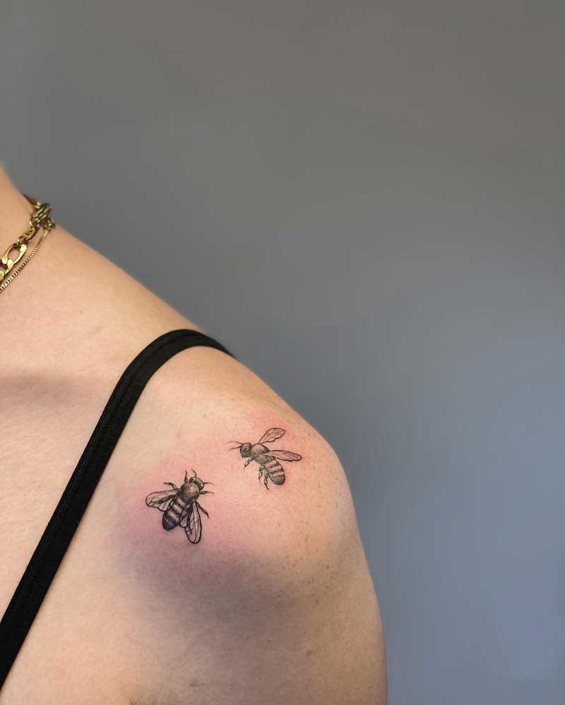 realistic-honey-bee-tattoo-3