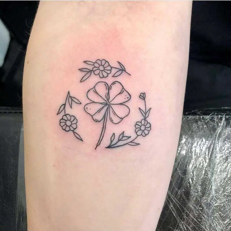 shamrock-outline-tattoo-1