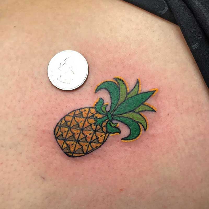 tiny-pineapple-tattoo-3