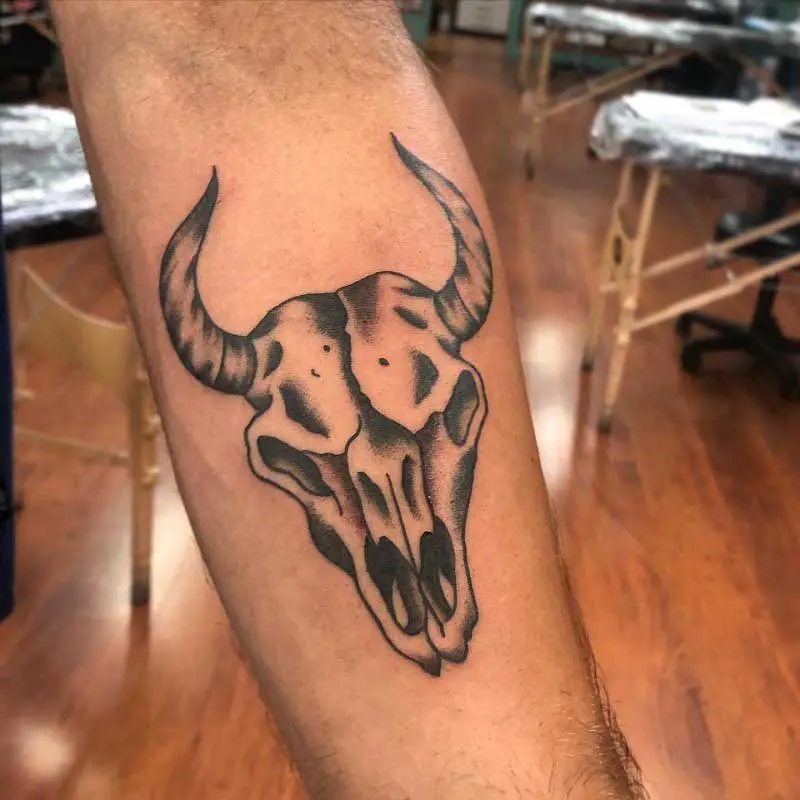 traditional-bull-skull-tattoo-1