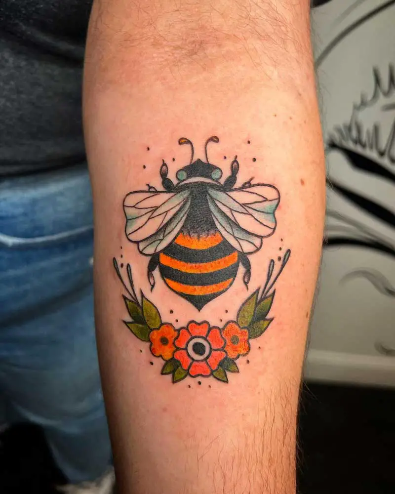 traditional-honey-bee-tattoo-2