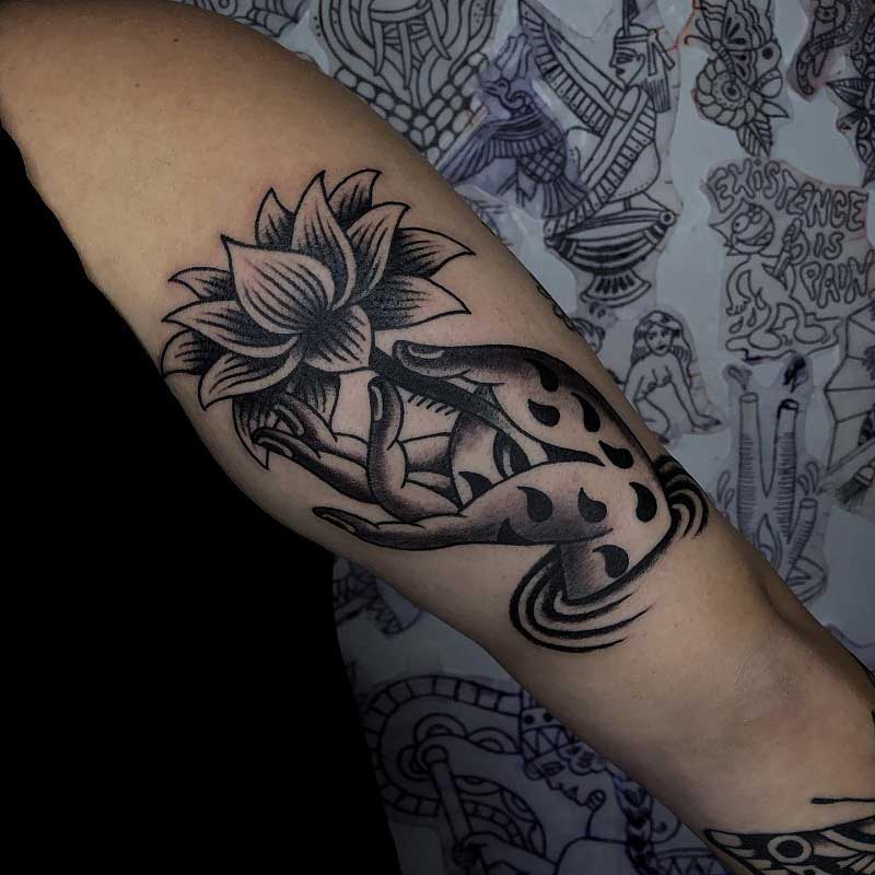 traditional-lotus-tattoo-2