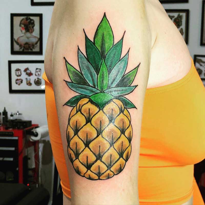 traditional-pineapple-tattoo-2