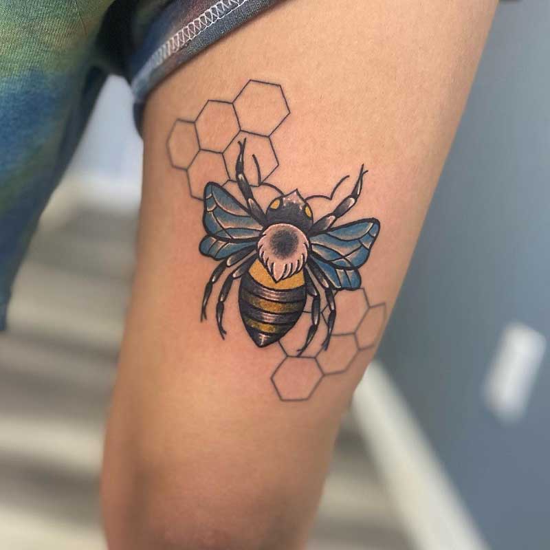 traditional-queen-bee-tattoo-1