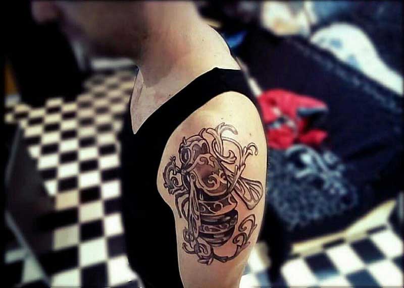 tribal-bumble-bee-tattoo-1