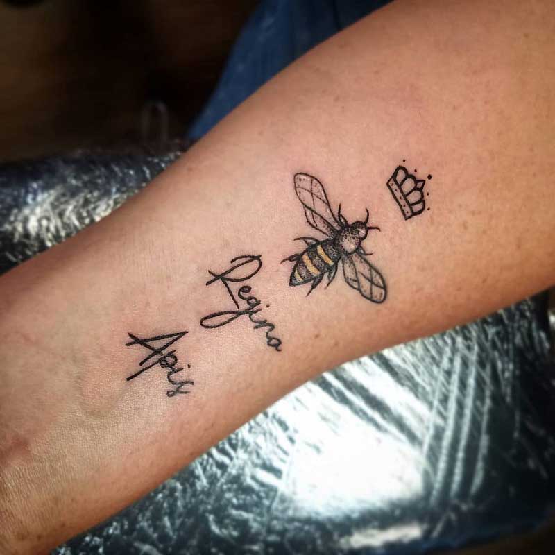 vintage-queen-bee-tattoo--5