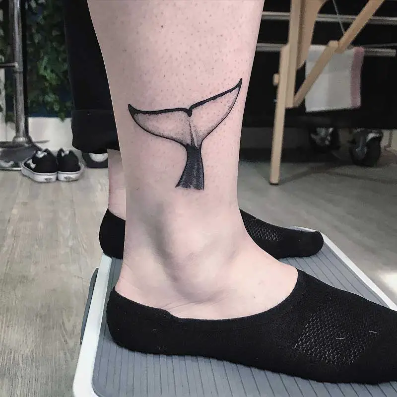 whale-tail-tattoo--2