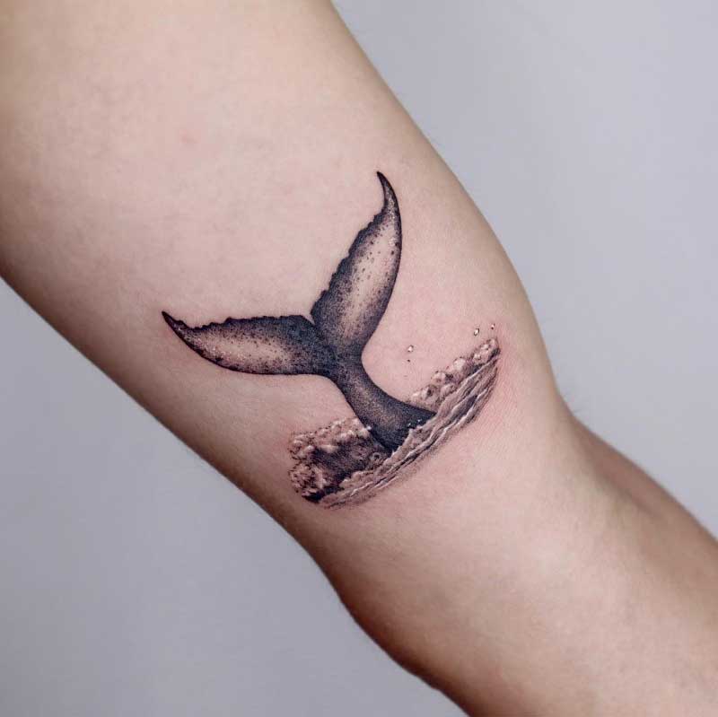 whale-tail-tattoo--3