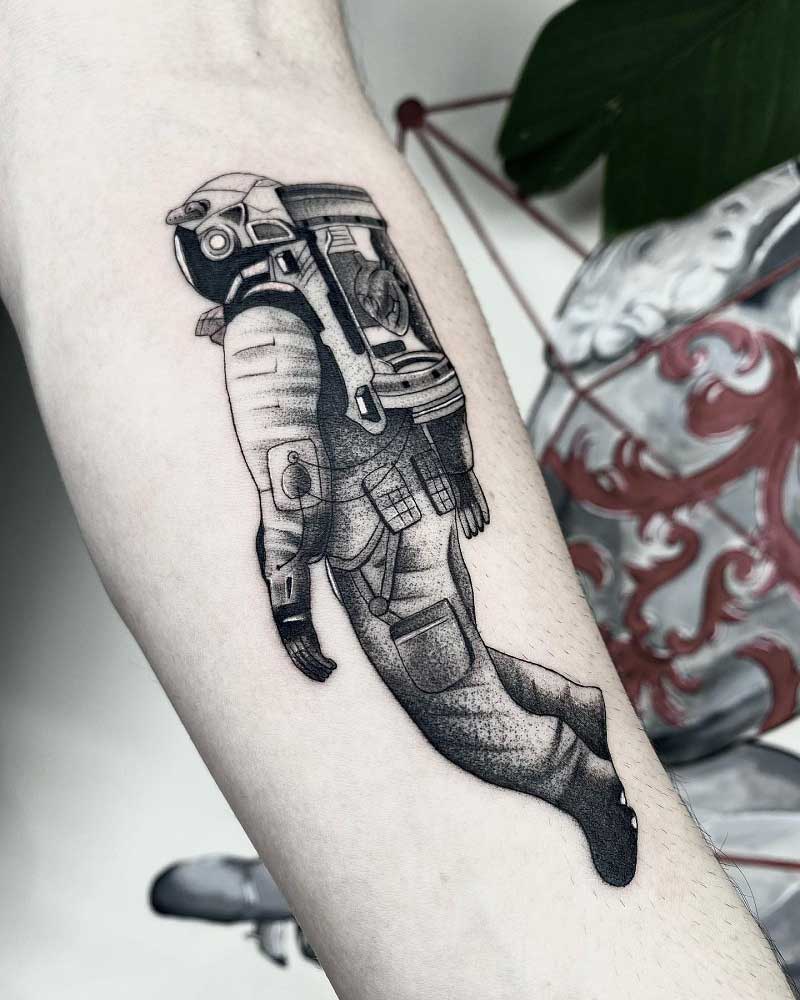 astronaut-forearm-tattoo-2