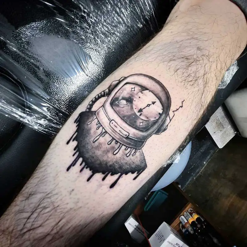 astronaut-helmet-tattoo-1