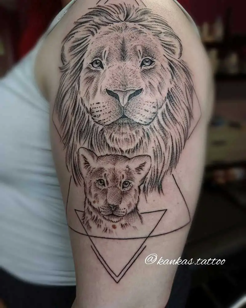 baby-lion-hand-tattoo-1