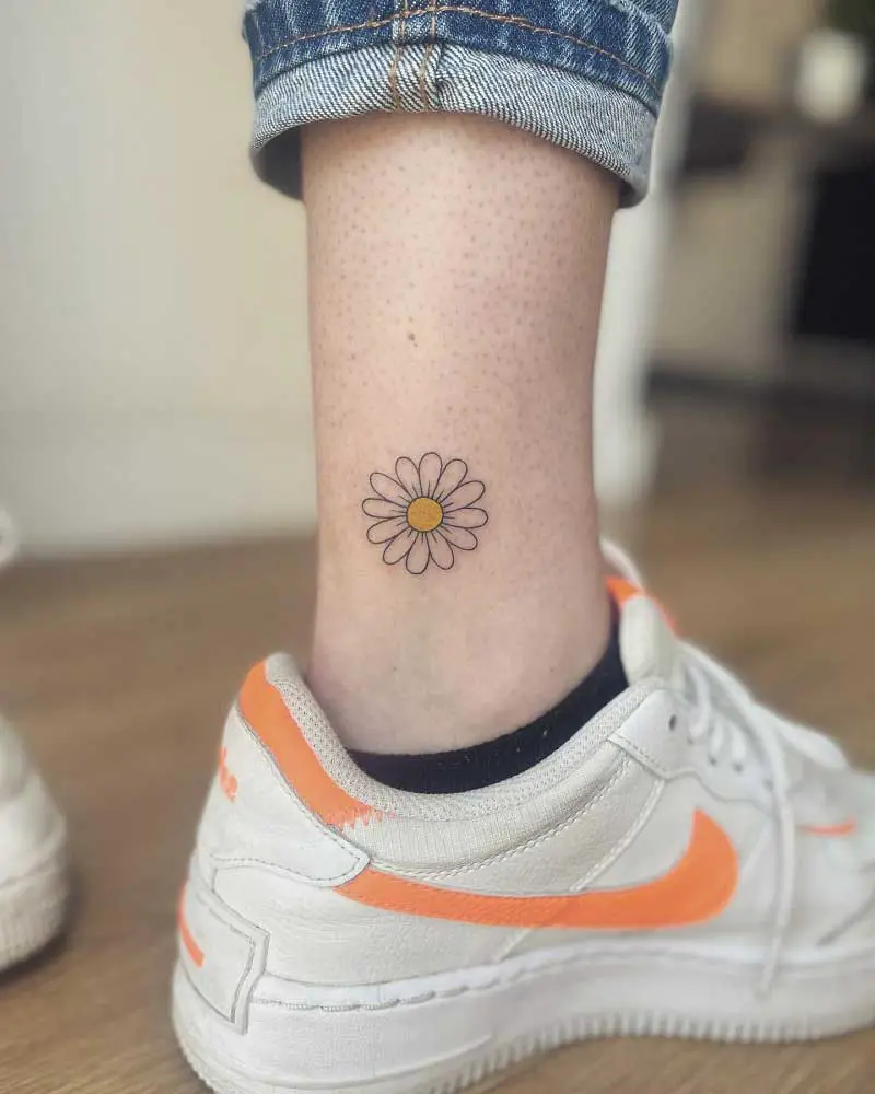 daisy-minimalist-tattoo-1