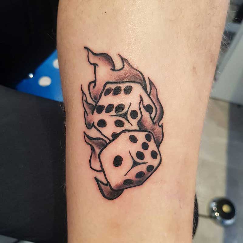 flaming-dice-tattoo-3