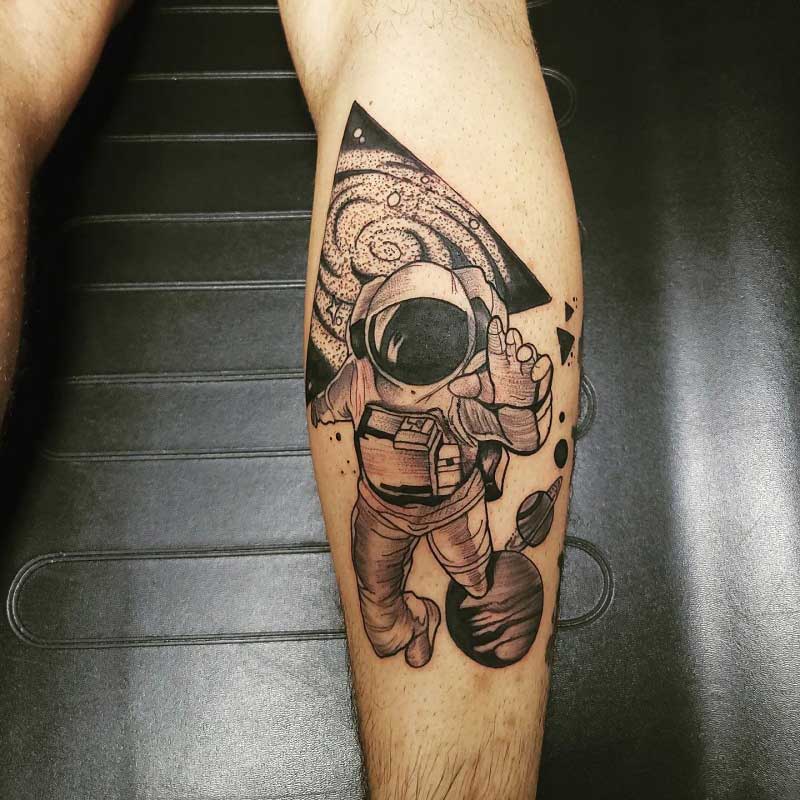 galaxy-astronaut-tattoo-3