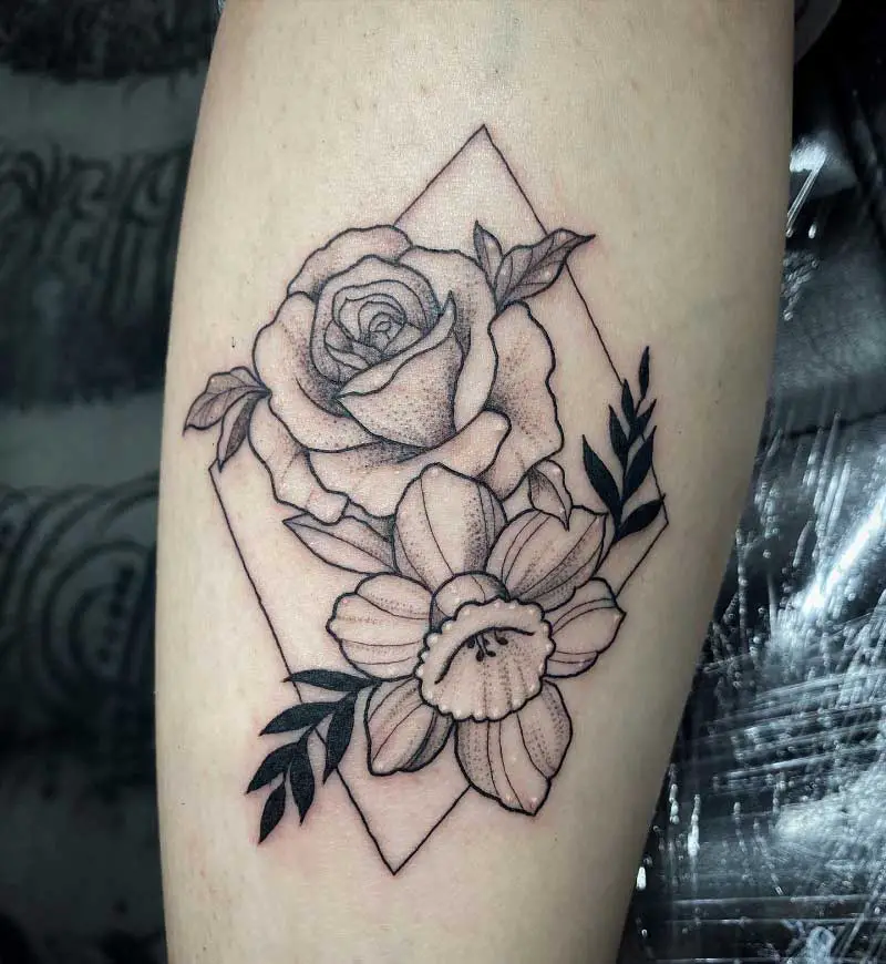 geometric-daffodil-tattoo-1