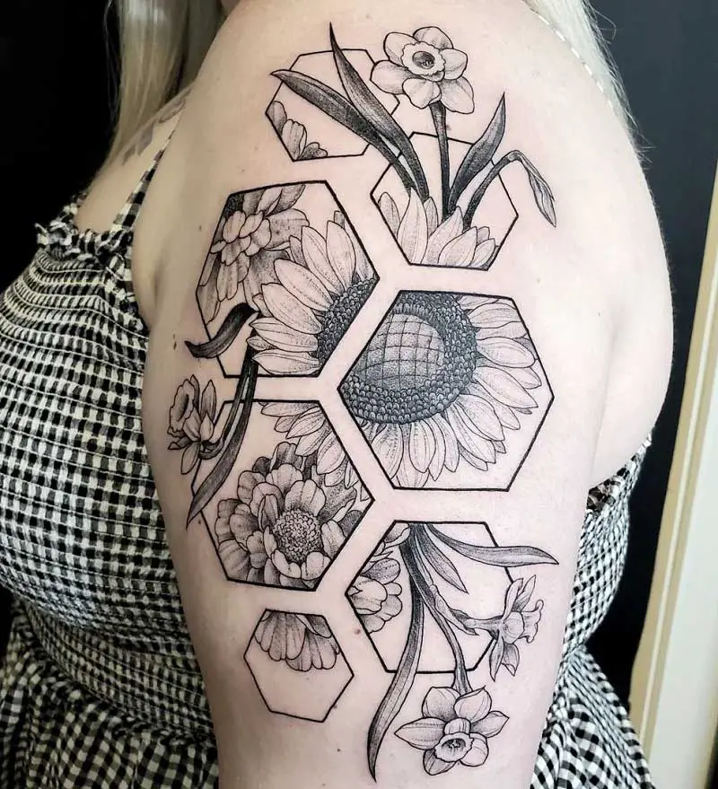 geometric-daffodil-tattoo-2