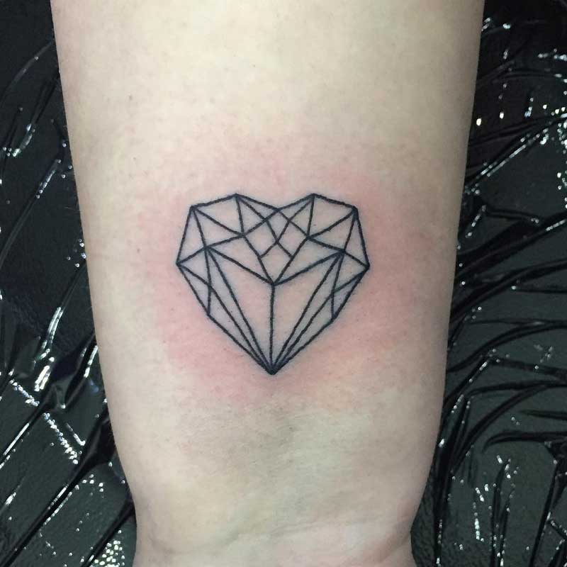 heart-shaped-diamond-tattoo-3