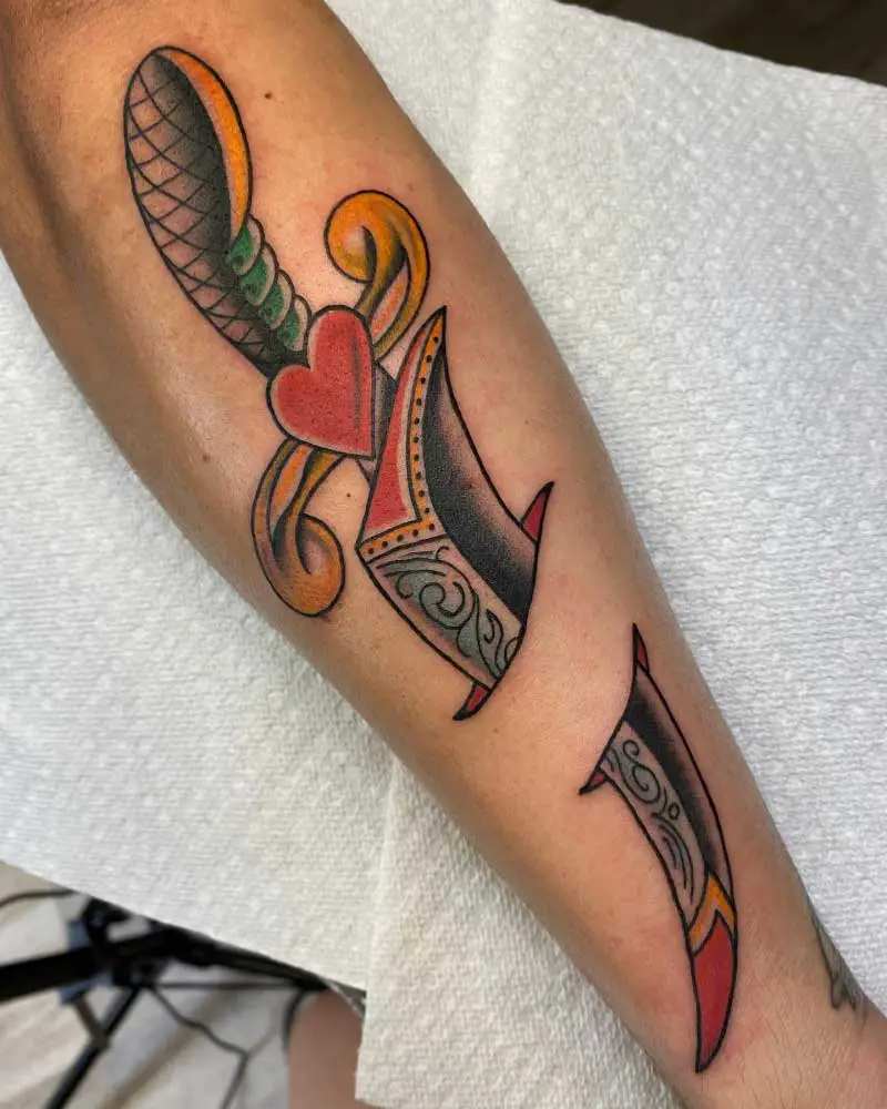 knife-flash-tattoo-1