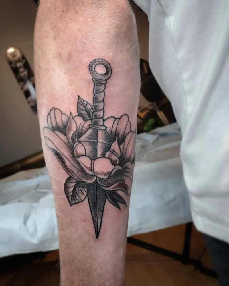 Got my first tattoo its a kunai with the kakashis bells hanging off   rAnimetattoos