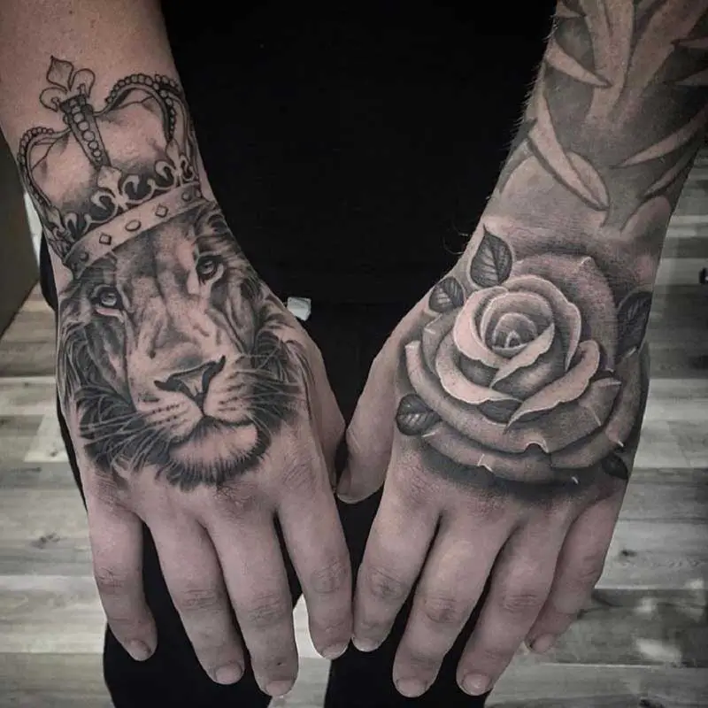 lion-hand-tattoo-crown-3