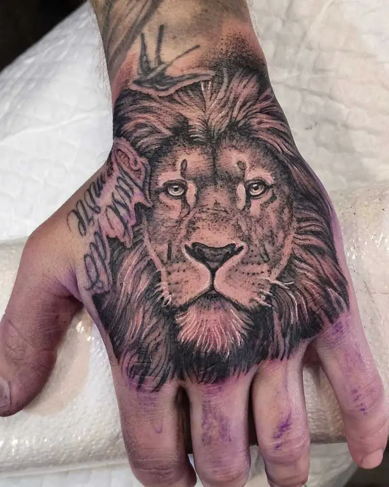 lion-hand-tattoo-designs-1