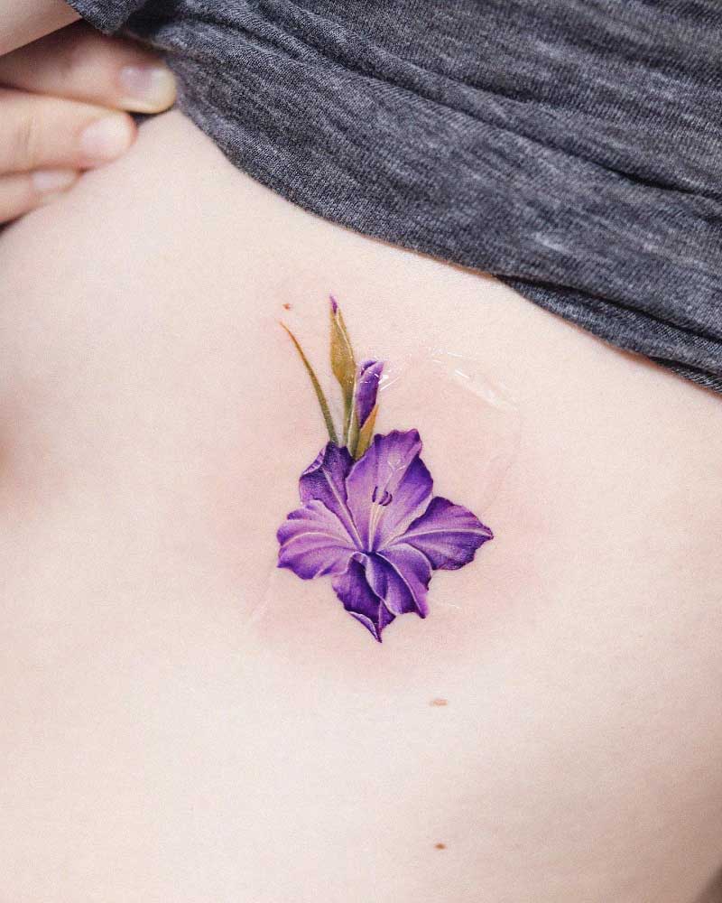 minimalist-daffodil-tattoo-1