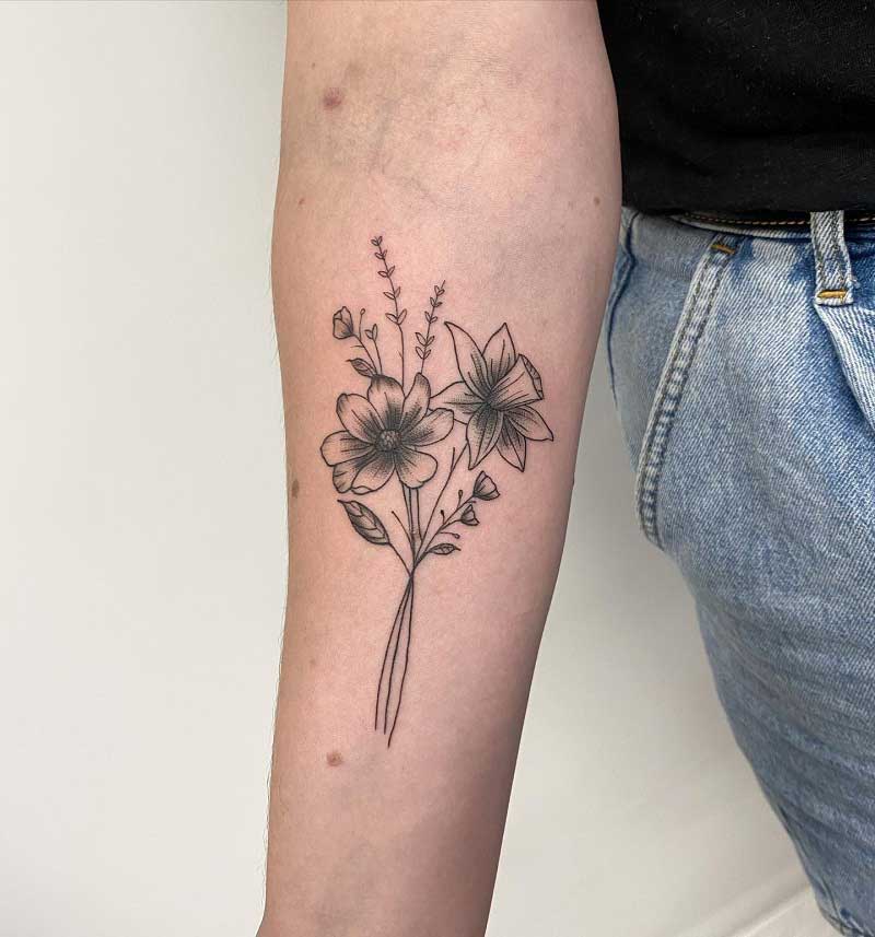 minimalist-daffodil-tattoo-2