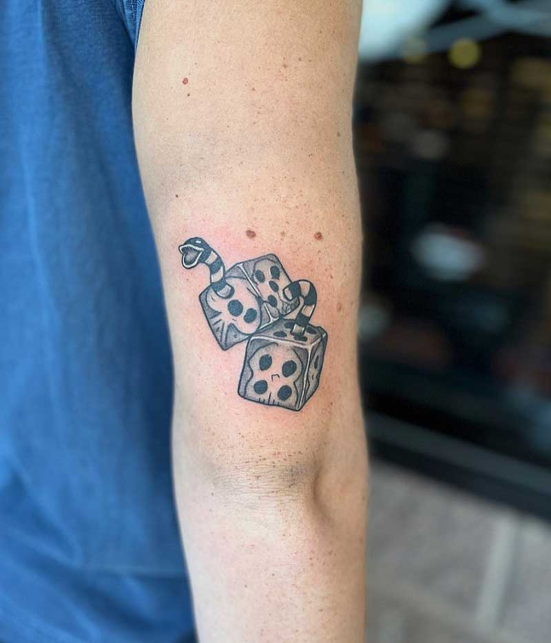 minimalist-dnd-dice-tattoo-2