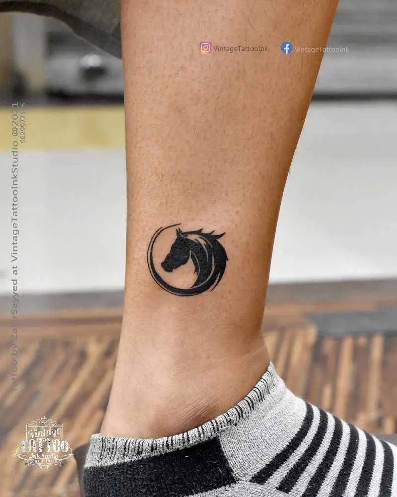 minimalist-horse-tattoo-2